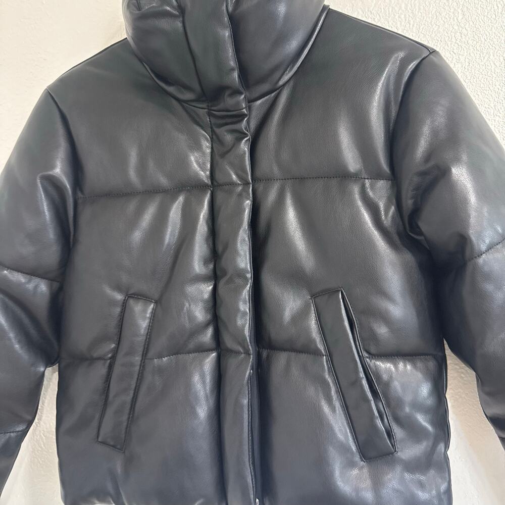 Abercrombie & Fitch Vegan Leather Mini Puffer Jacket Black Chic Size XS - Picture 4 of 10